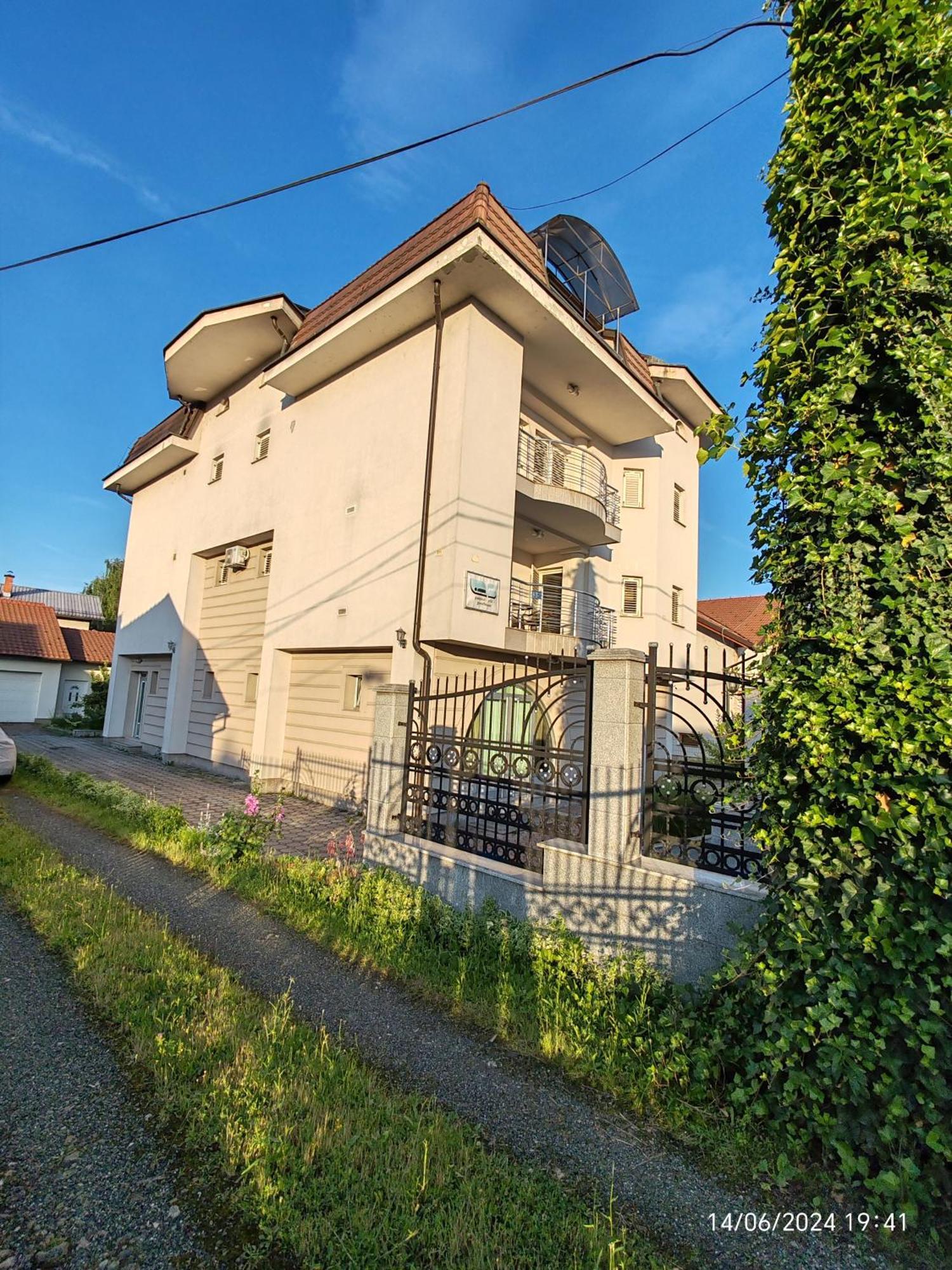 Guesthouse Jelic Teslic Exterior photo